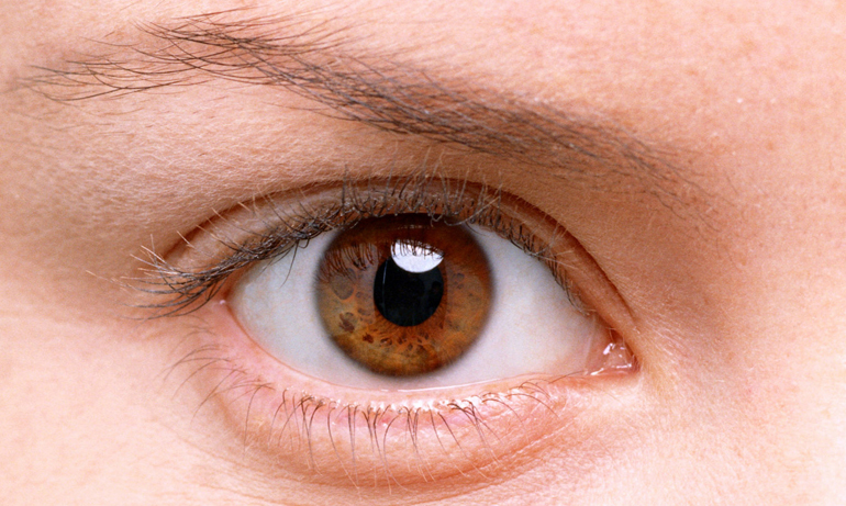 карие глаза