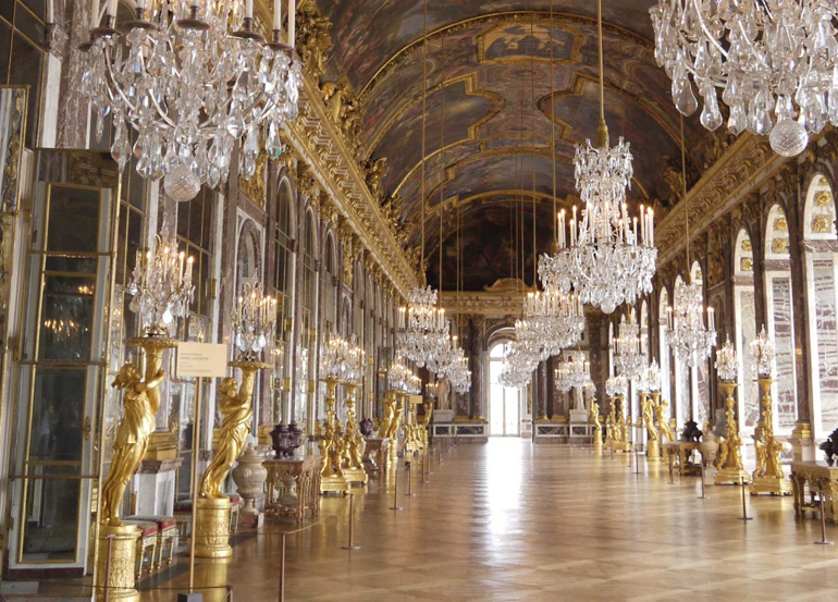 зал в версале