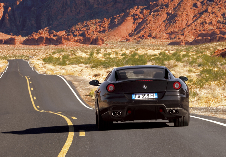 машина и дорога