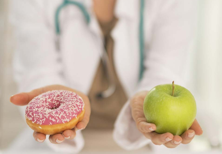 яблоко и пончик - выбор