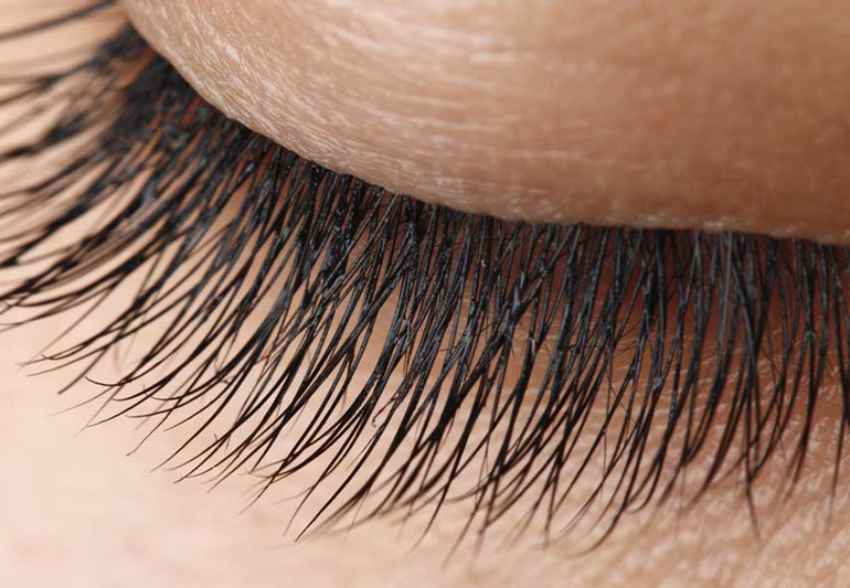ресницы близко