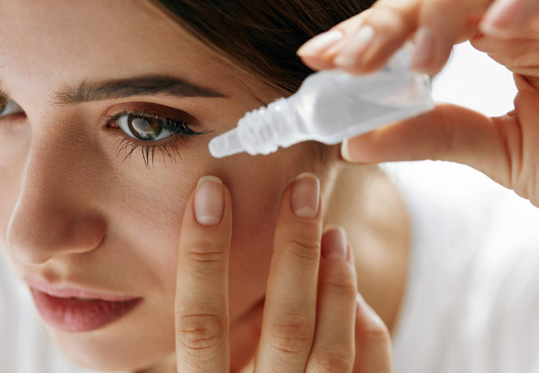 закапать капли в глаза