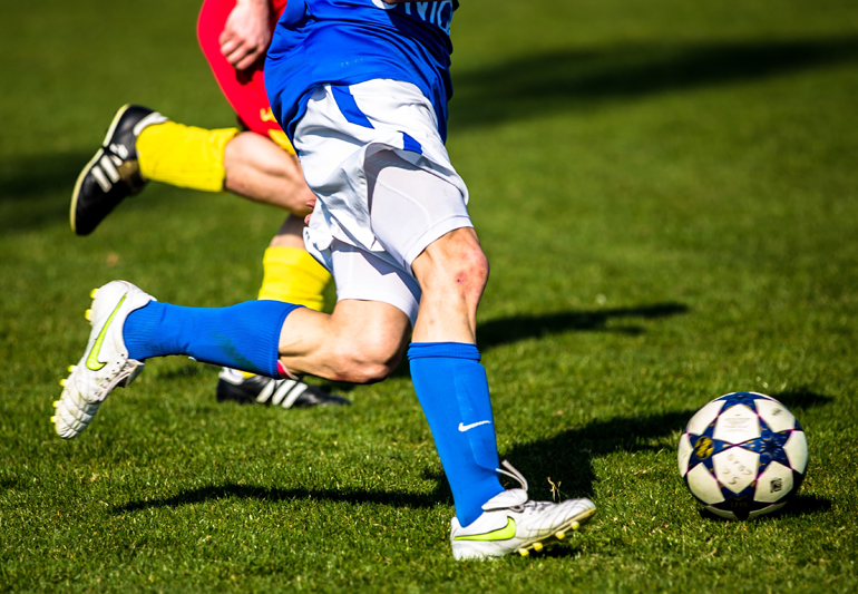 футбол, ноги мяч трава