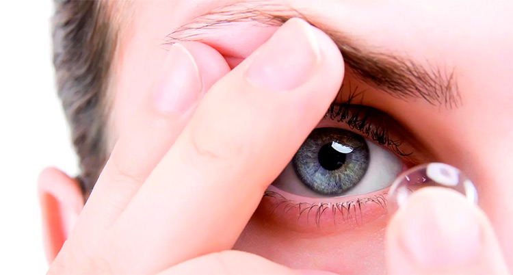 надевание и снятие средств контактной коррекции