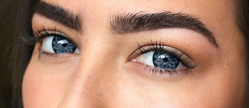 глаза в линзах близко