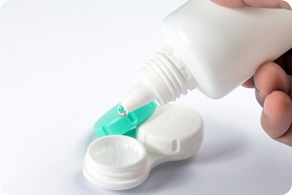 раствор капать в контейнер