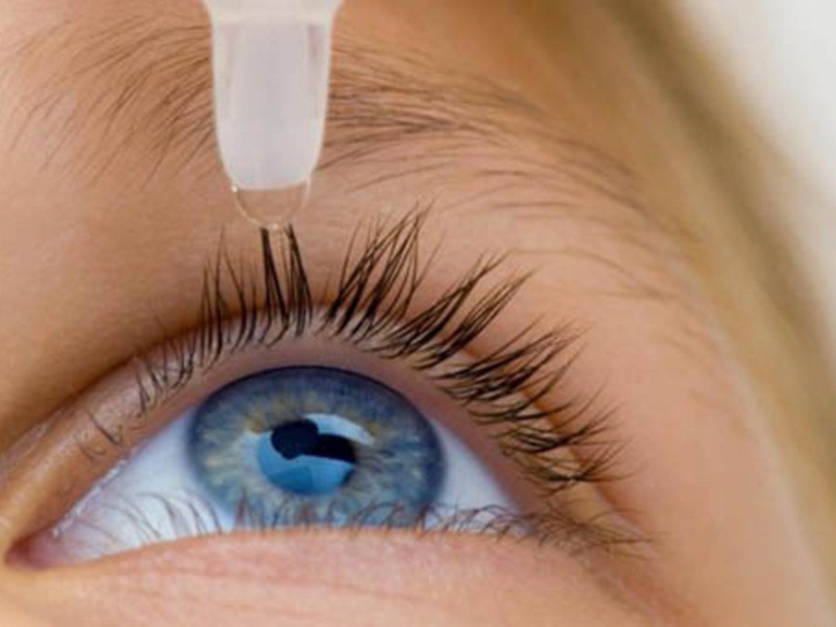 закапать капли в глаза